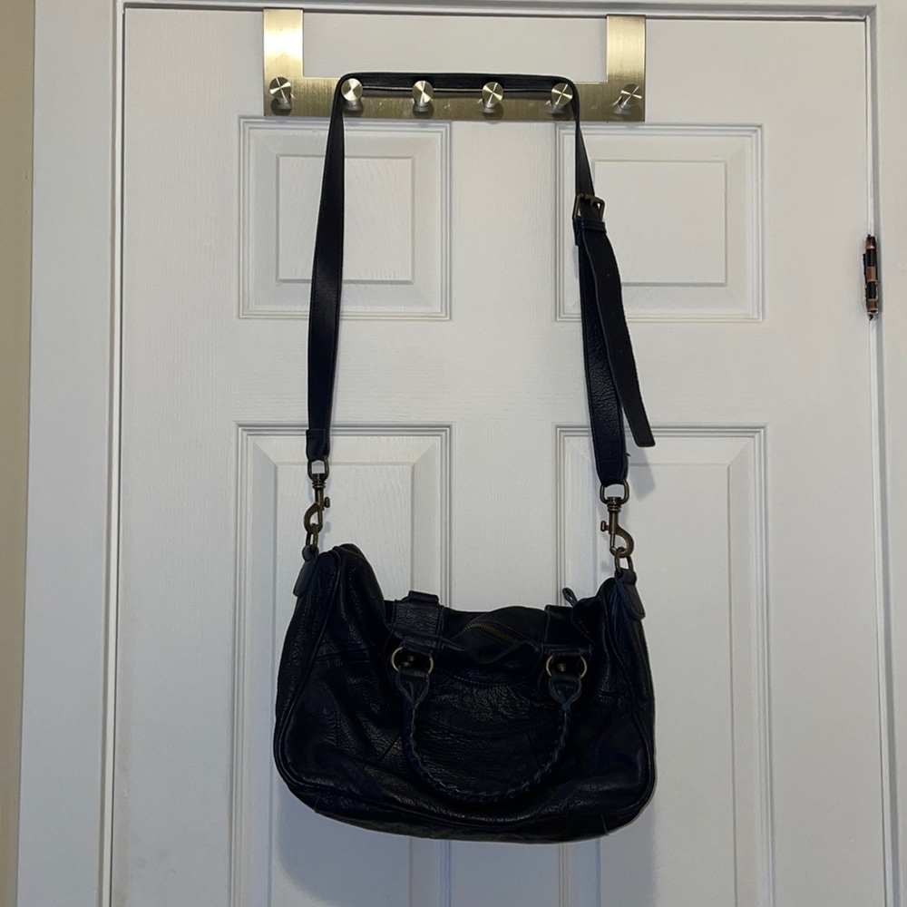 Liebeskind Berlin navy blue leather slouchy bay